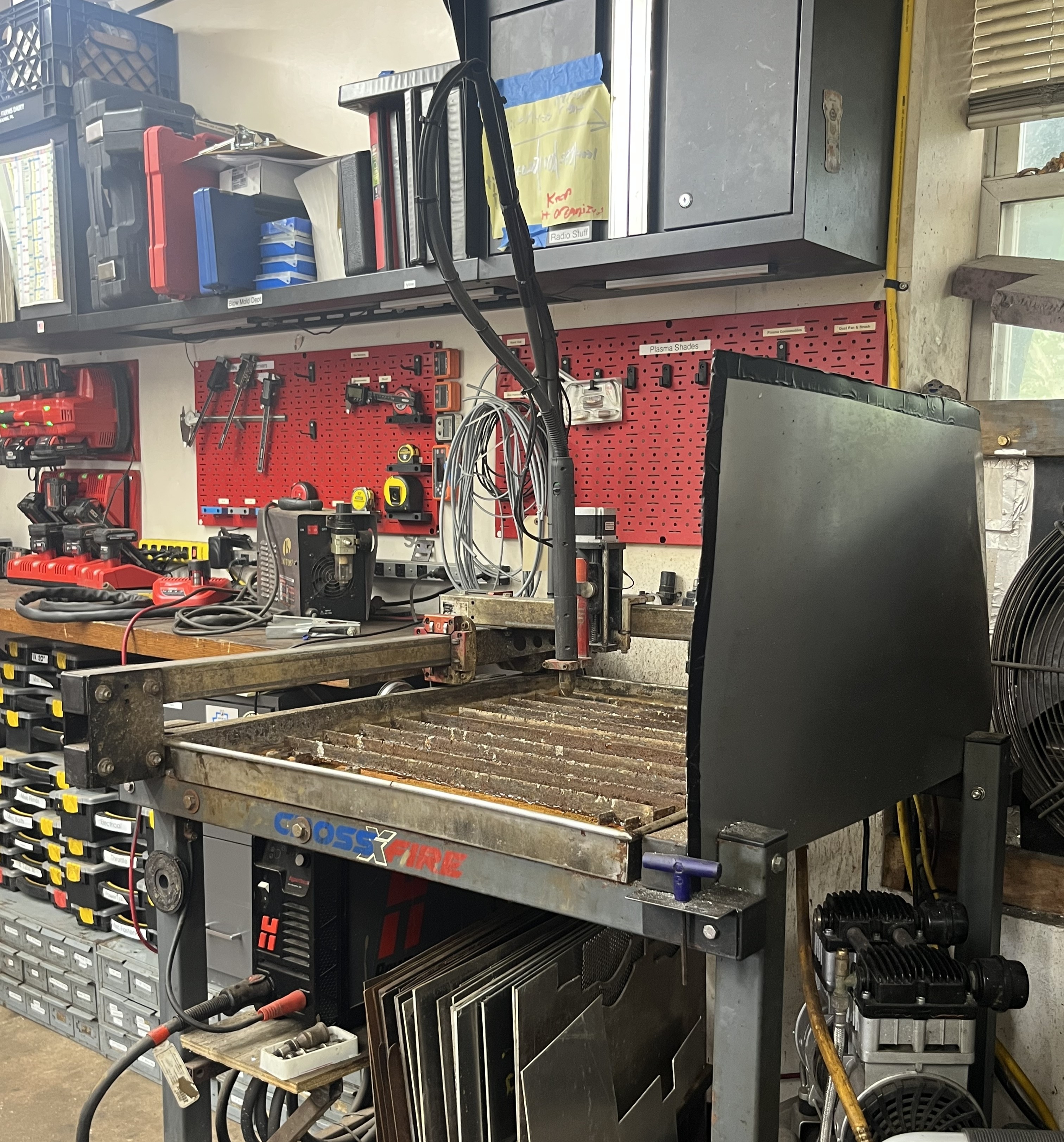 Garage workspace image 2